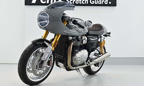 Triumph カラーラッピング Fenixカラープロテクション After