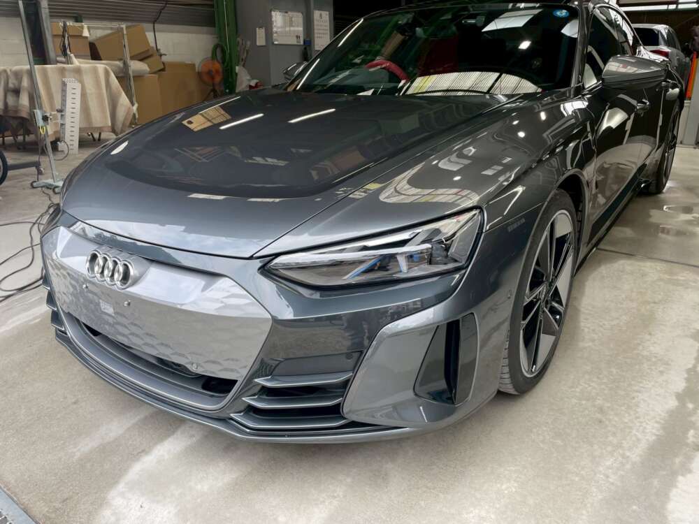 大阪府　リベルタス施工店様　施工事例   Audi  e-tron